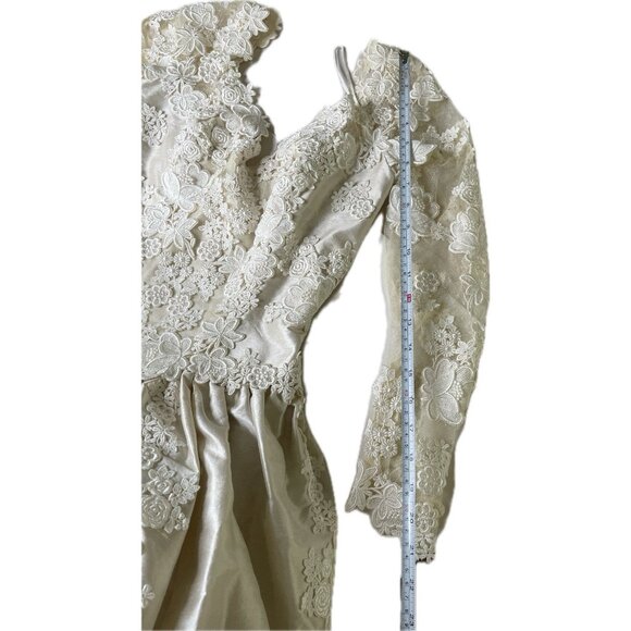 Victorian Style VTG  Wedding Gown Champagne Duchesse Satin & Lace, Silk Size S 4 - Picture 11 of 11